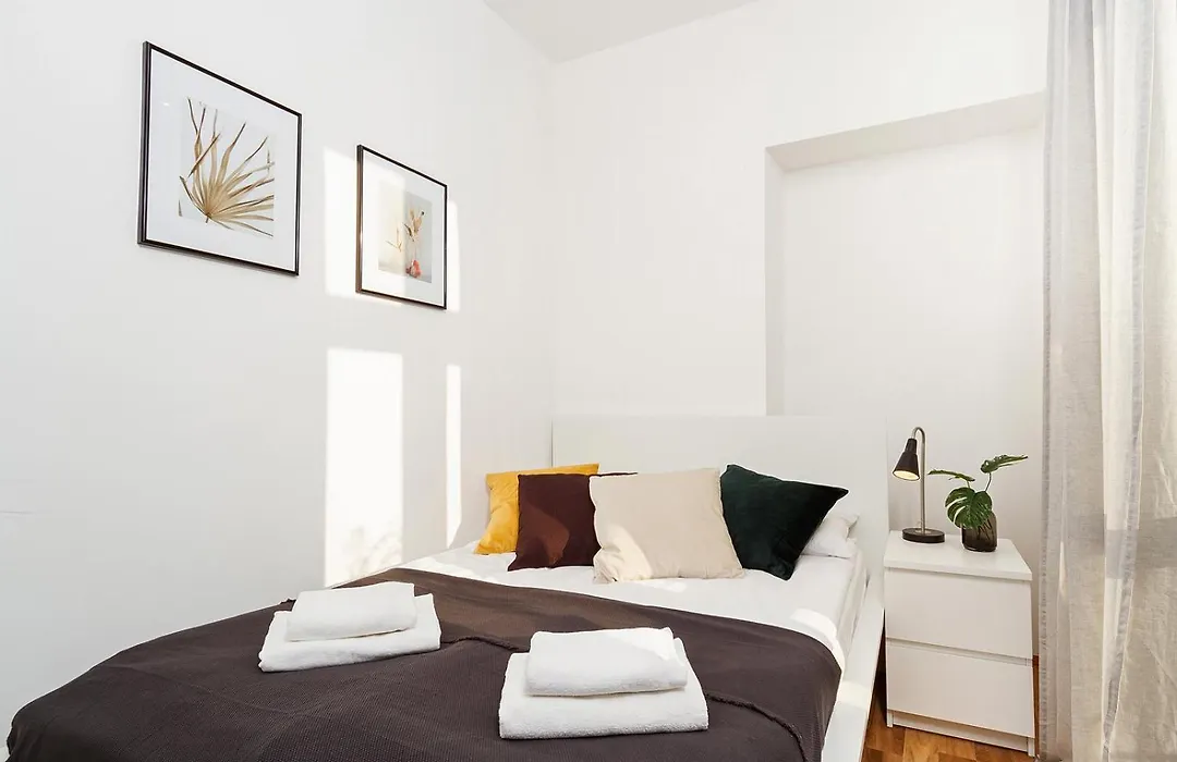 2 Bedroom Apartment - Old Town - Zwierzyniecka 8 Street-1